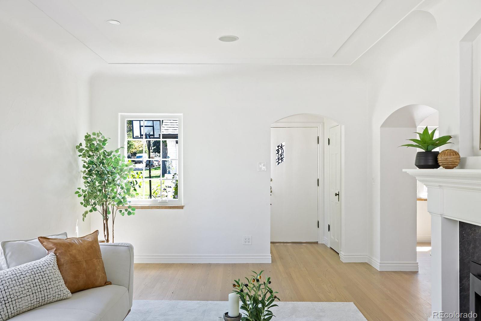 MLS Image #7 for 345  dahlia street,denver, Colorado