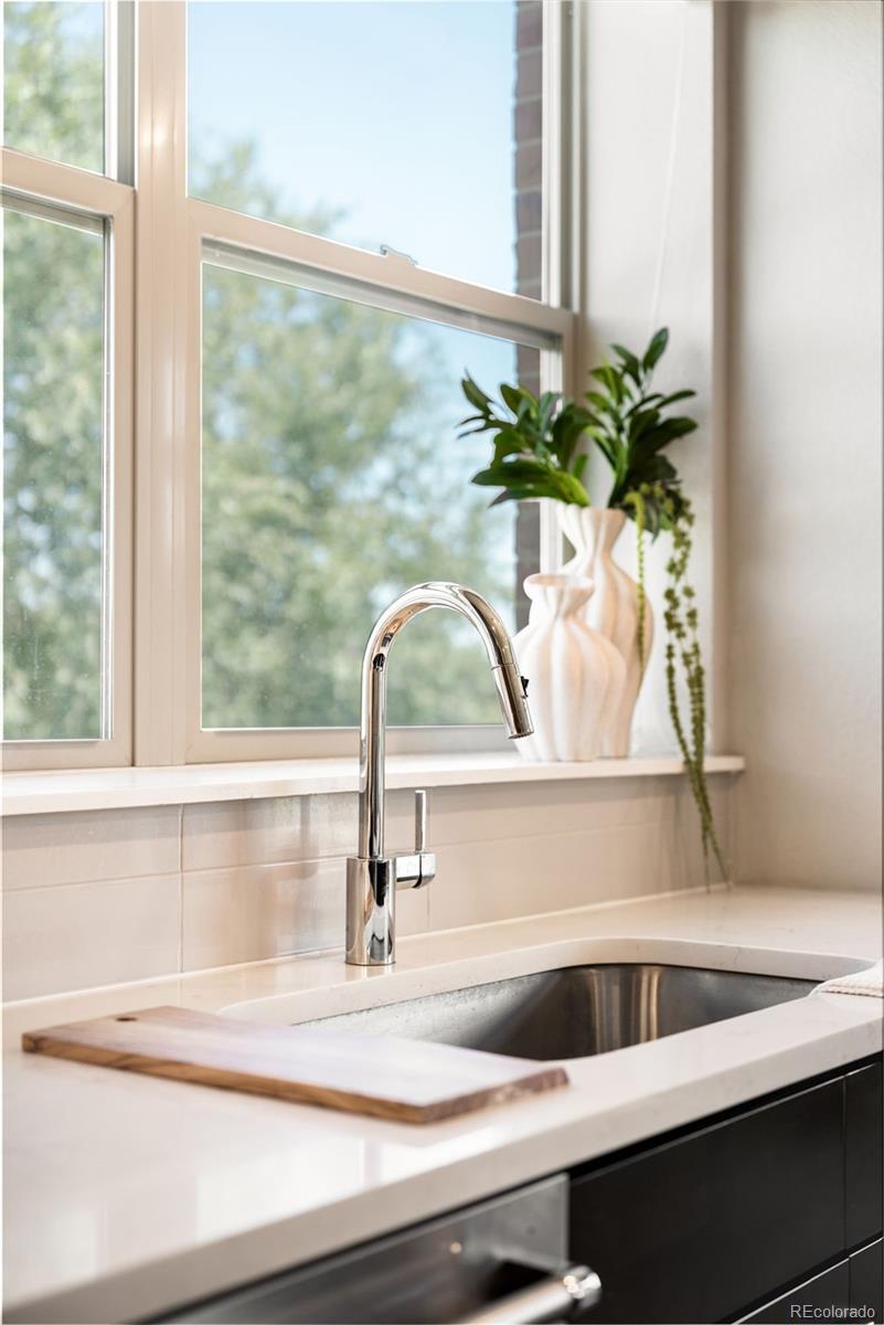 MLS Image #13 for 155 s monaco street parkway 208,denver, Colorado