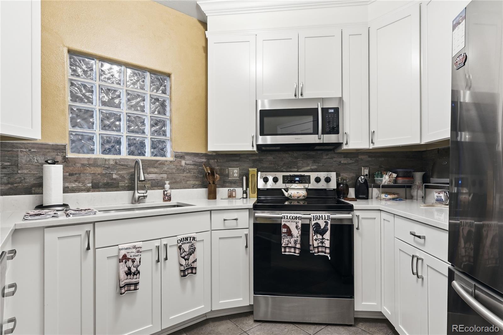 MLS Image #2 for 1651 w canal circle,littleton, Colorado