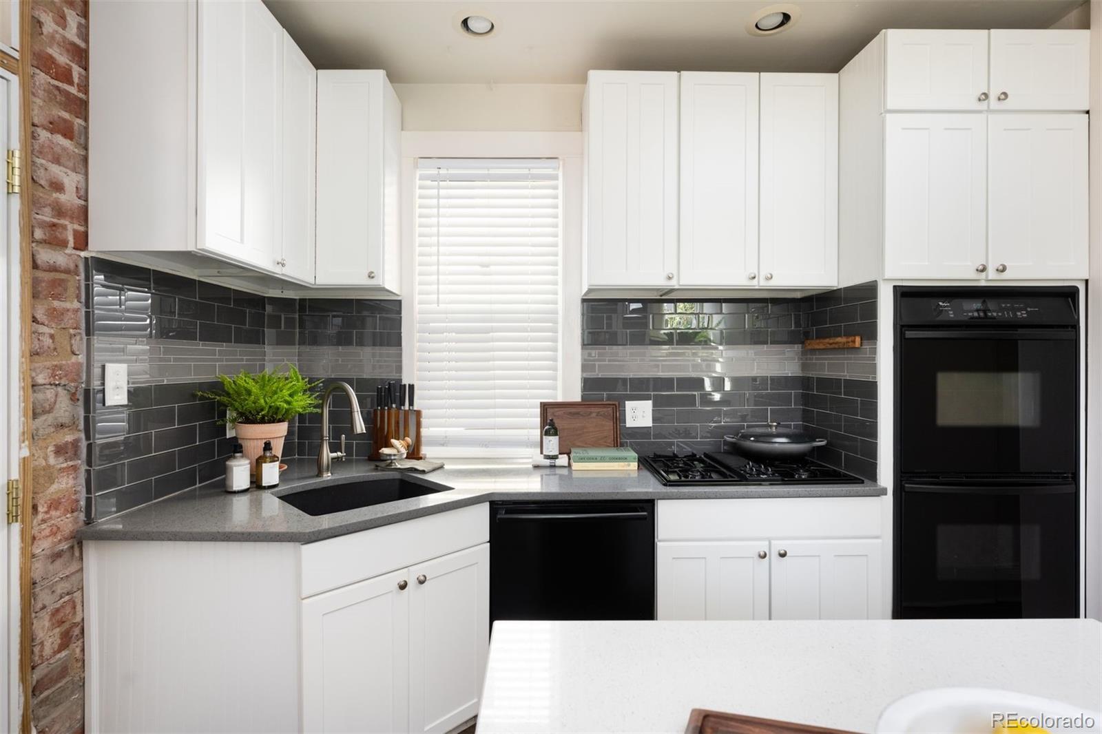 MLS Image #19 for 2235 n emerson street,denver, Colorado