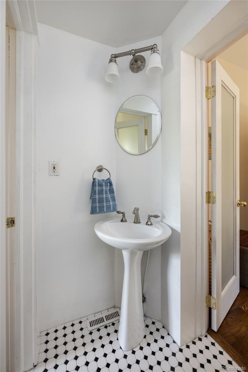 MLS Image #31 for 2235 n emerson street,denver, Colorado