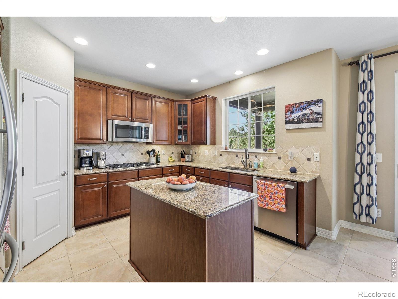 MLS Image #3 for 1413  graham circle,erie, Colorado