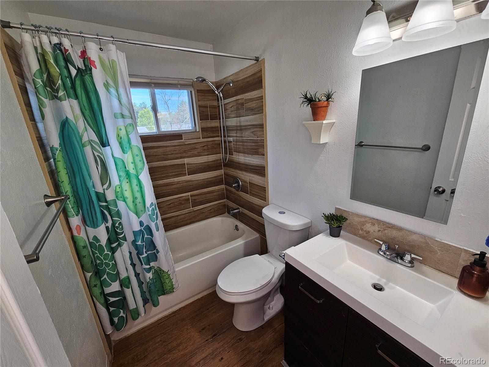 MLS Image #15 for 850 s kearney street,denver, Colorado