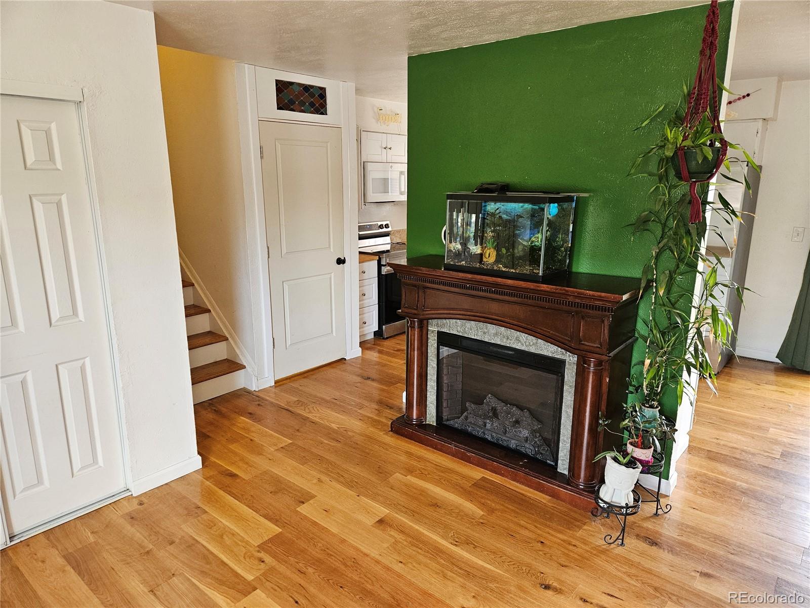 MLS Image #5 for 850 s kearney street,denver, Colorado