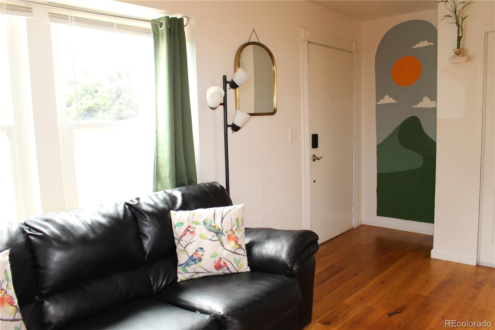 MLS Image #6 for 850 s kearney street,denver, Colorado