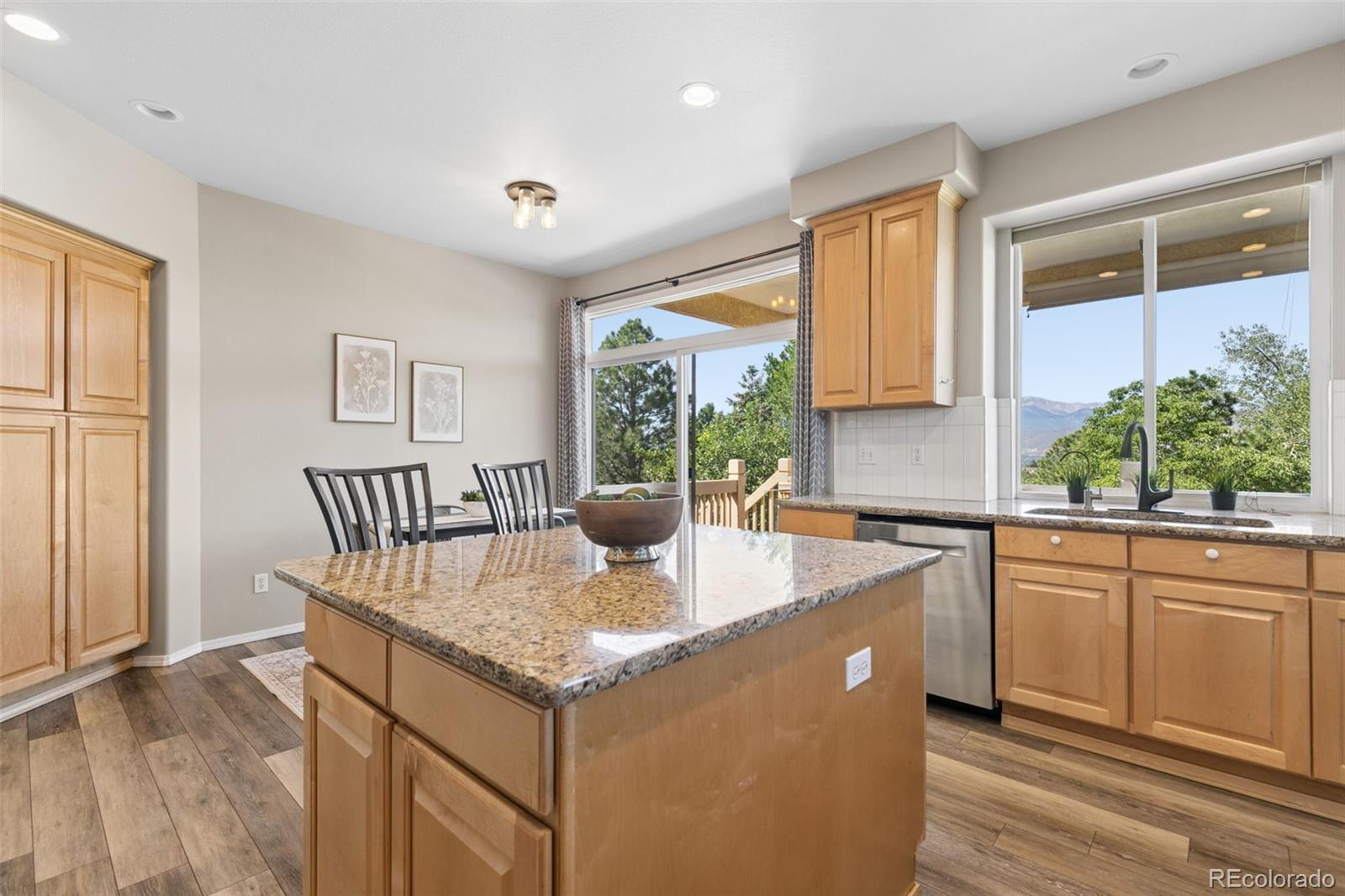 MLS Image #11 for 2830  bethune court,colorado springs, Colorado