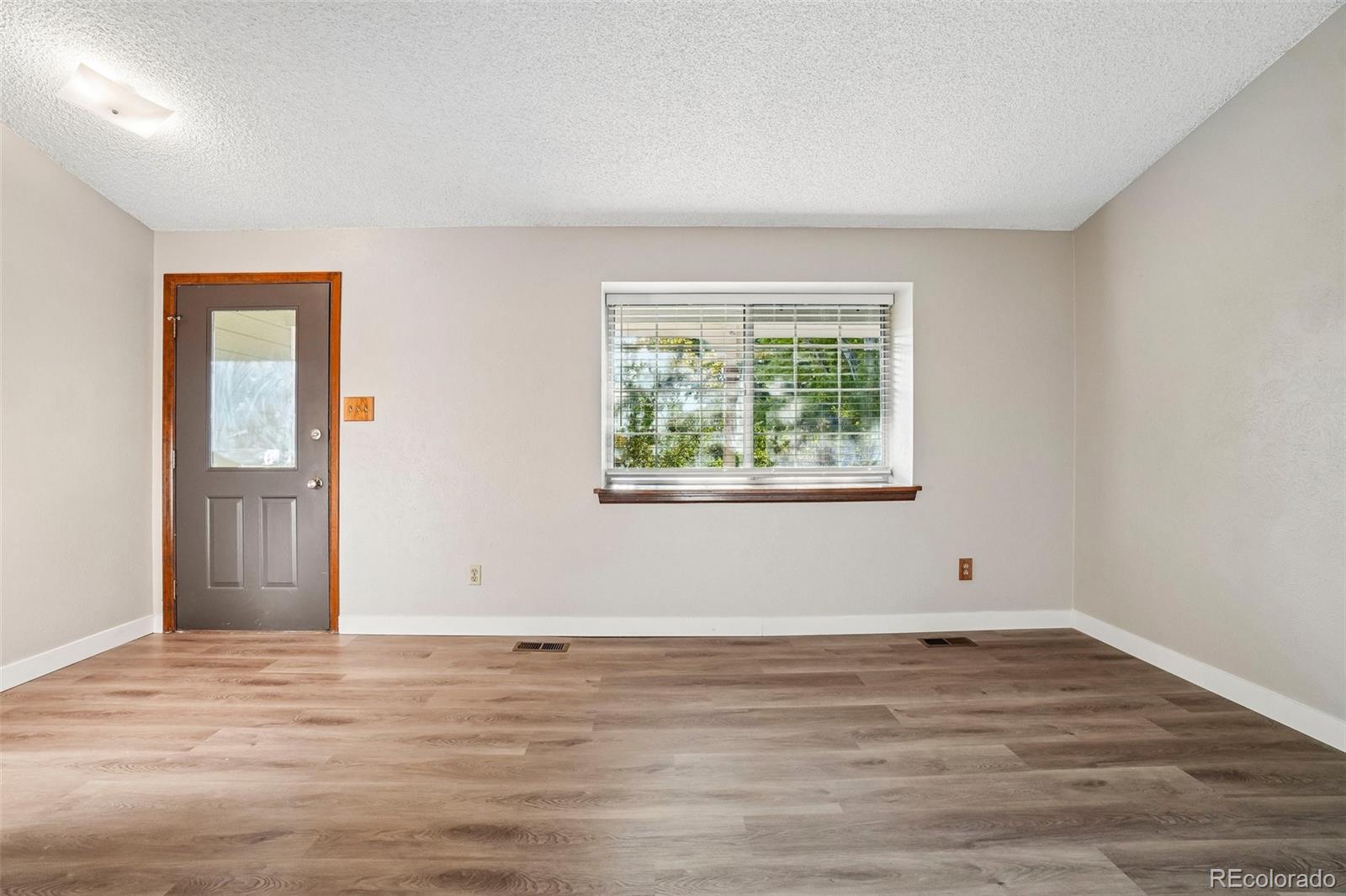 MLS Image #4 for 12271  dahlia court,thornton, Colorado