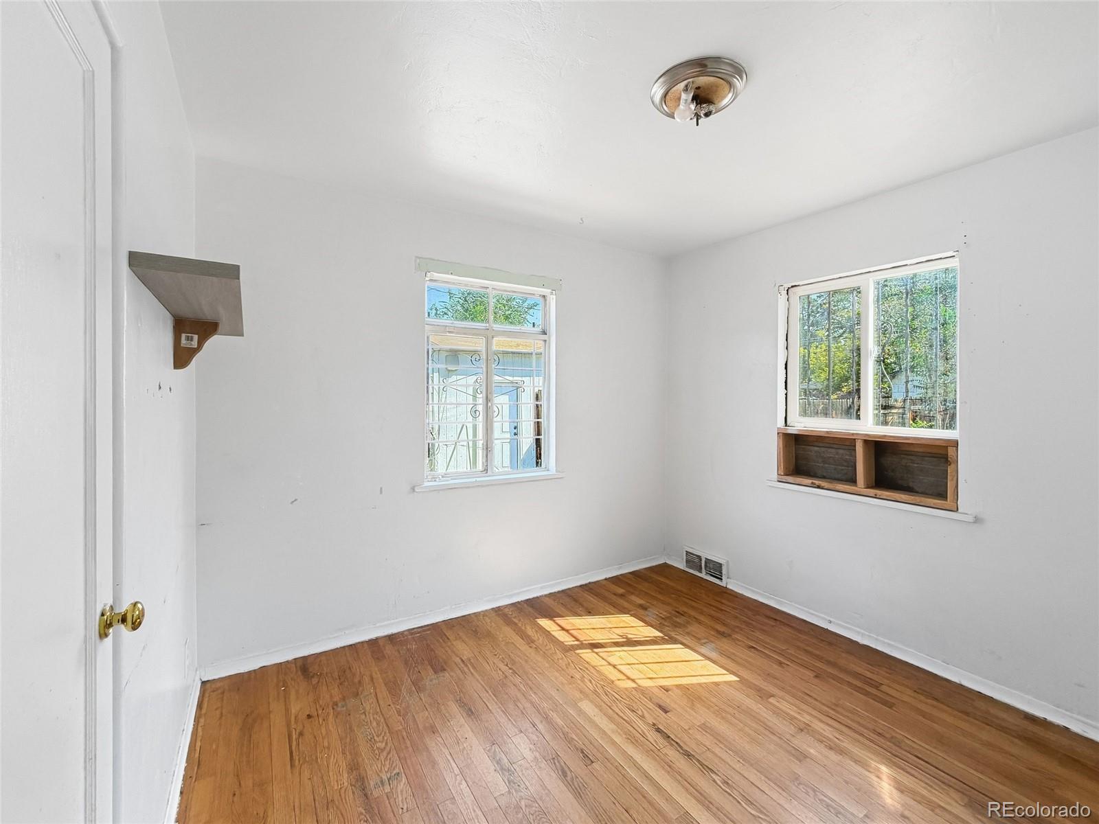 MLS Image #11 for 1608  oakland street,aurora, Colorado