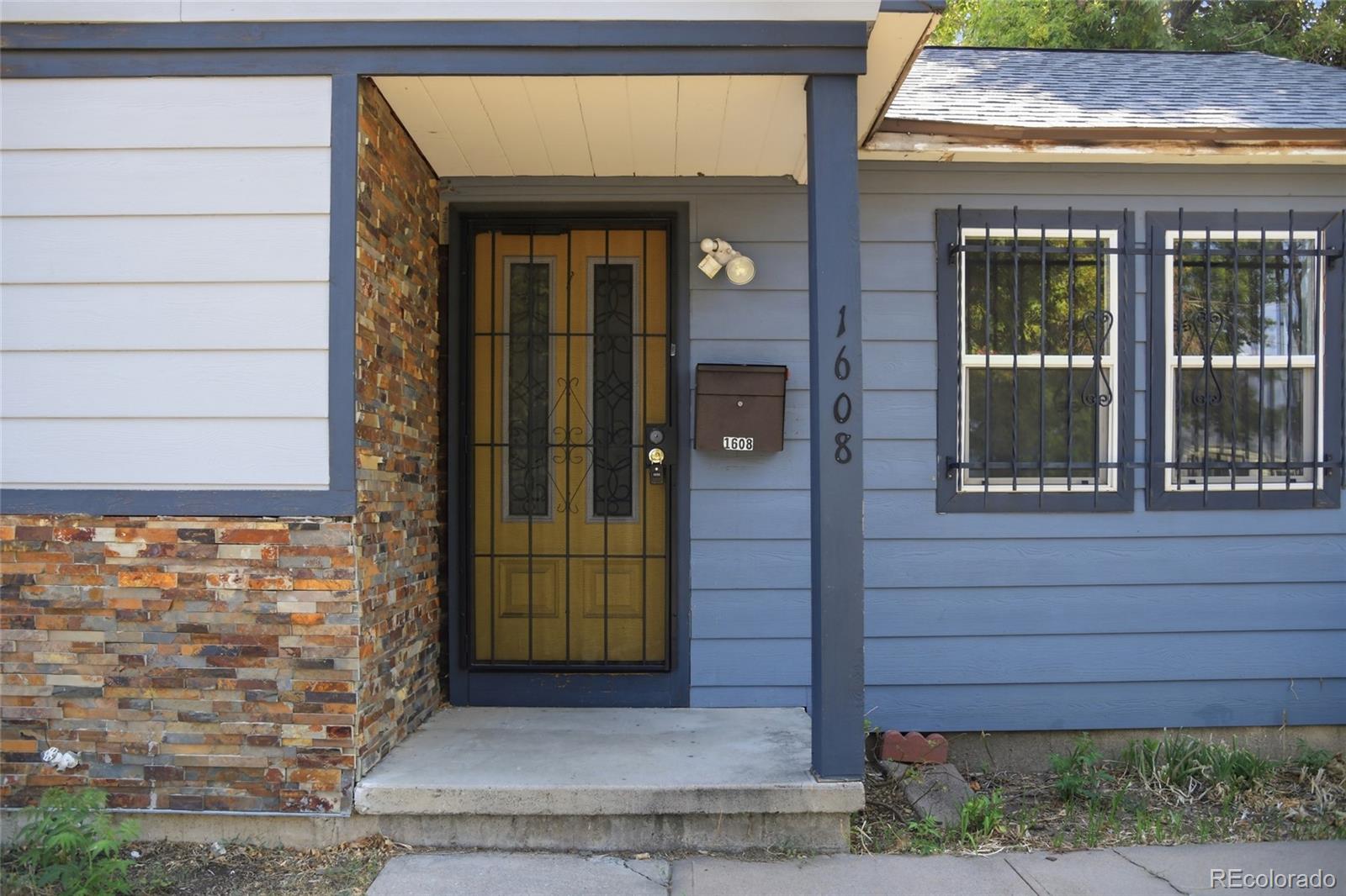 MLS Image #2 for 1608  oakland street,aurora, Colorado