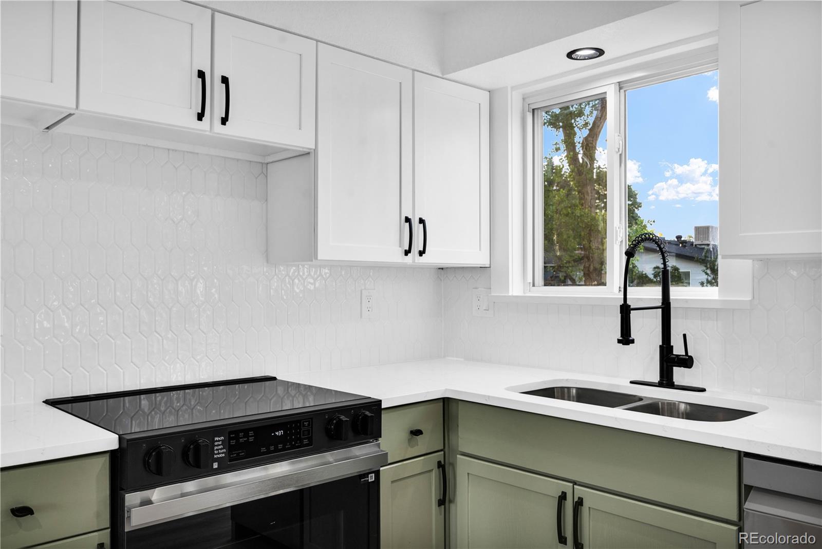 MLS Image #14 for 7433 w hinsdale drive,littleton, Colorado