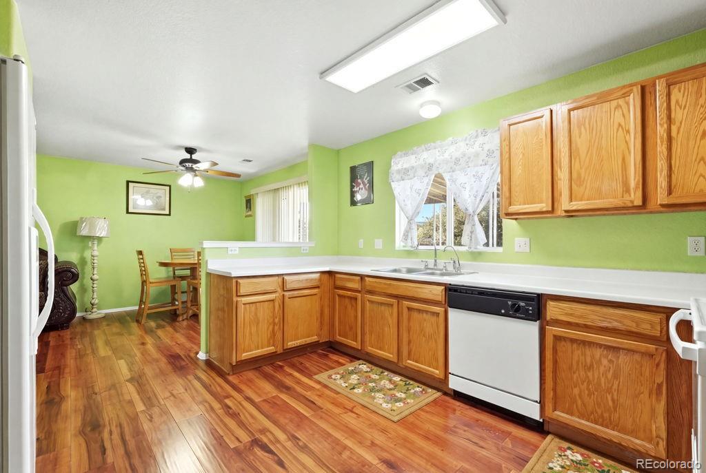 MLS Image #11 for 15633 e 51st place,denver, Colorado