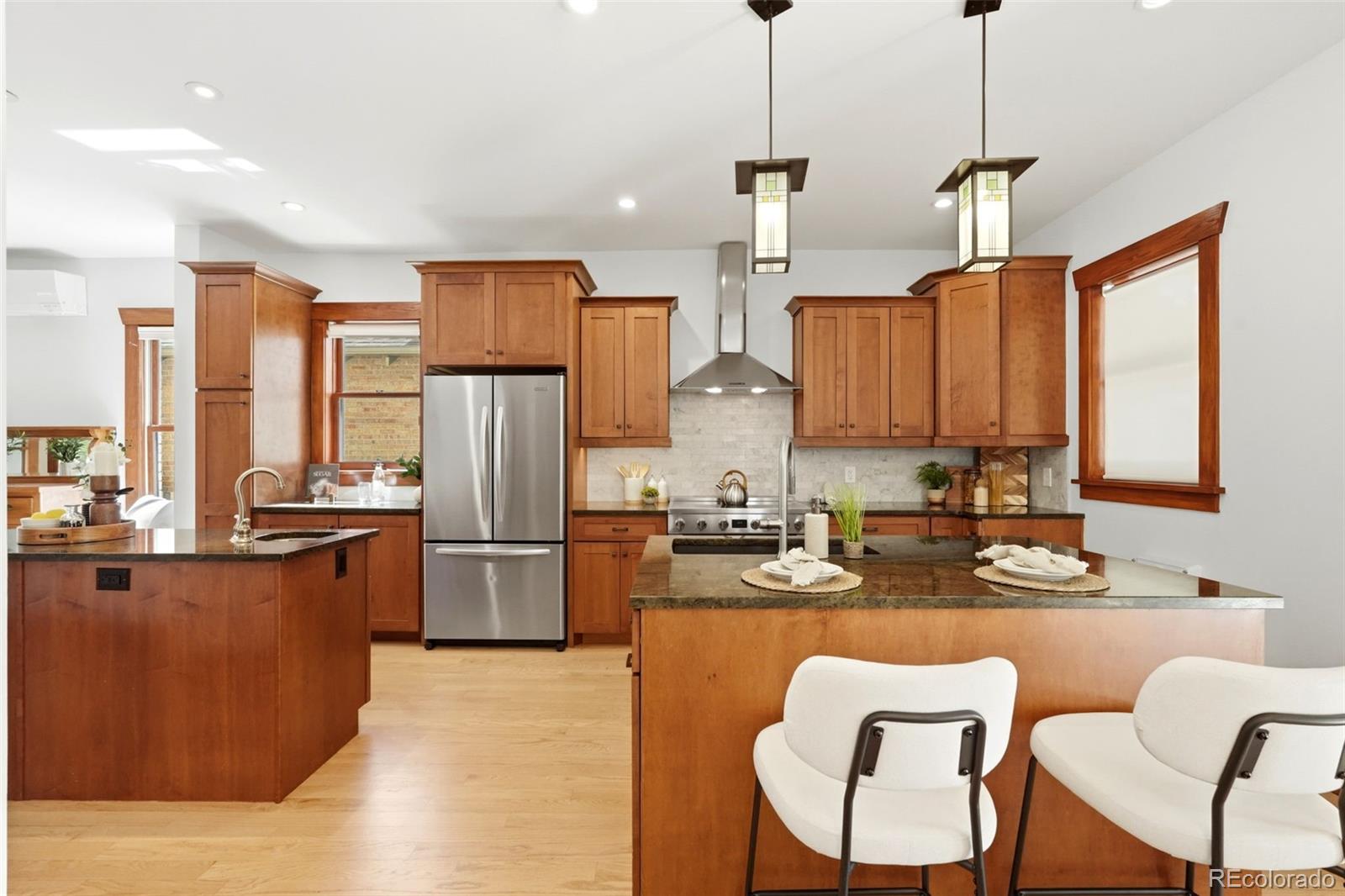 MLS Image #11 for 953 n fillmore street,denver, Colorado