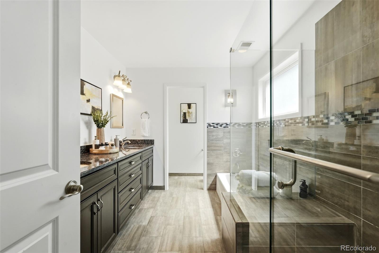 MLS Image #22 for 953 n fillmore street,denver, Colorado