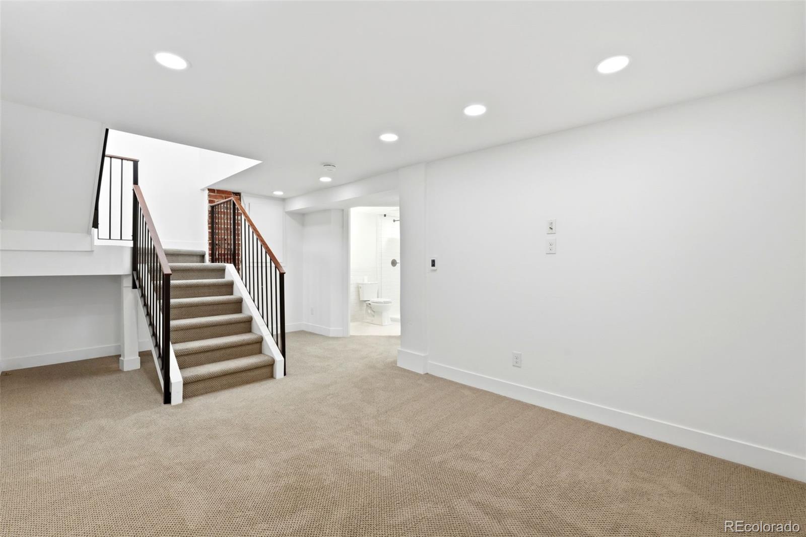 MLS Image #32 for 953 n fillmore street,denver, Colorado