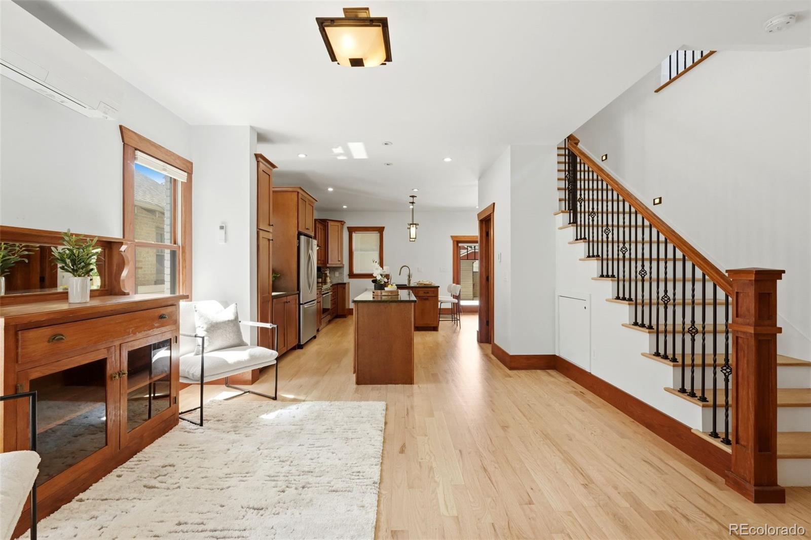 MLS Image #5 for 953 n fillmore street,denver, Colorado