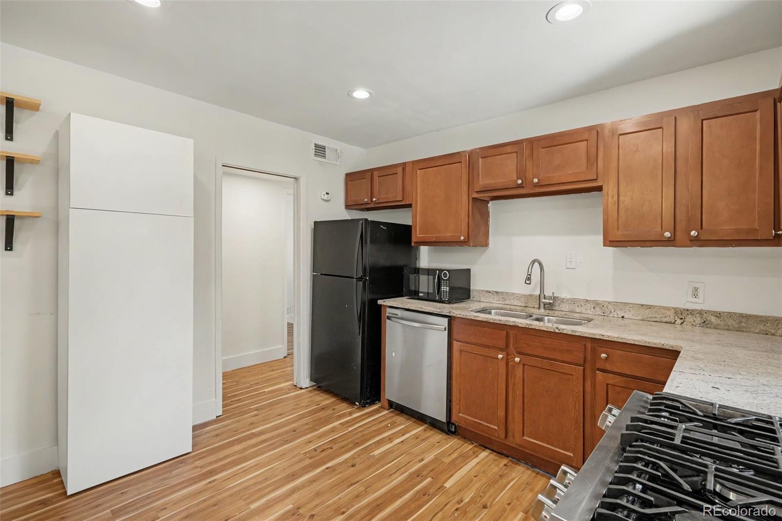 MLS Image #10 for 931  tucson street,aurora, Colorado