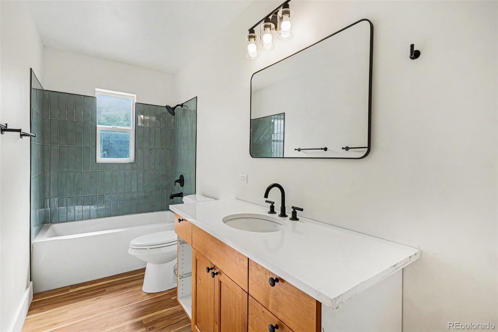 MLS Image #13 for 931  tucson street,aurora, Colorado