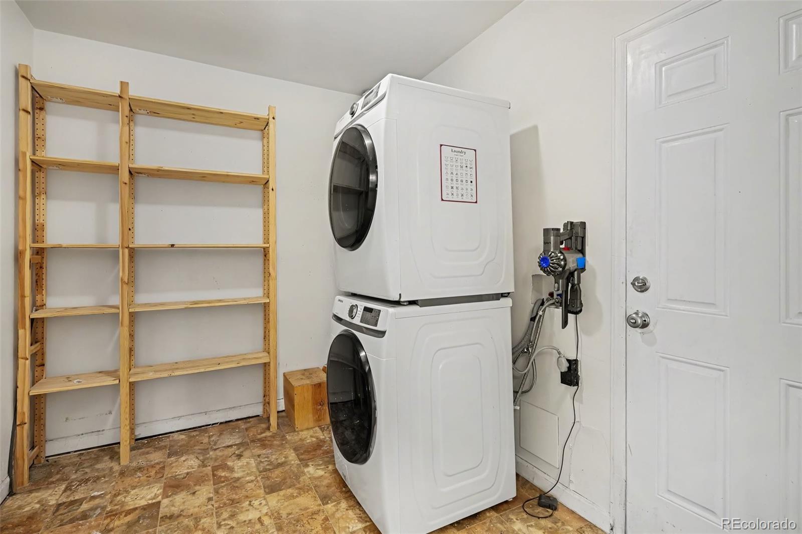 MLS Image #16 for 931  tucson street,aurora, Colorado