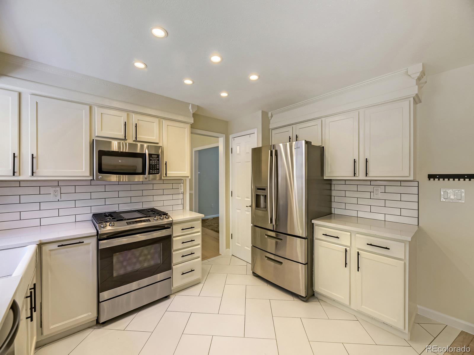 MLS Image #4 for 7654 w ontario place,littleton, Colorado