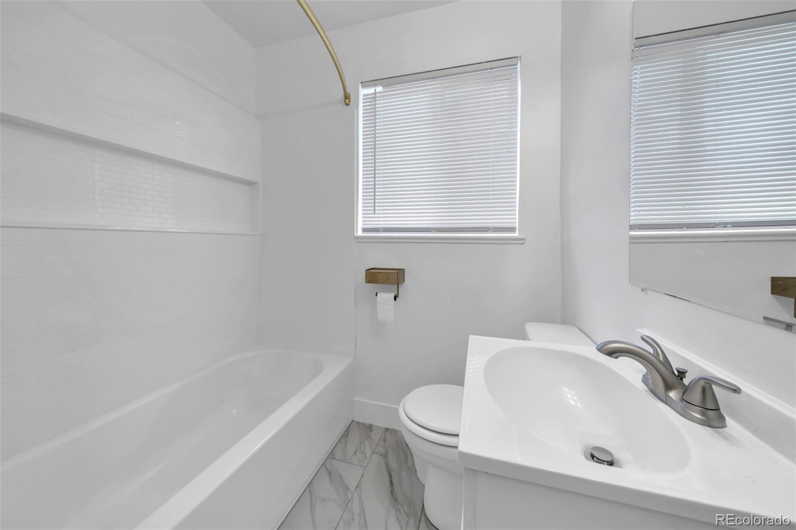 MLS Image #10 for 2270  poplar street,denver, Colorado