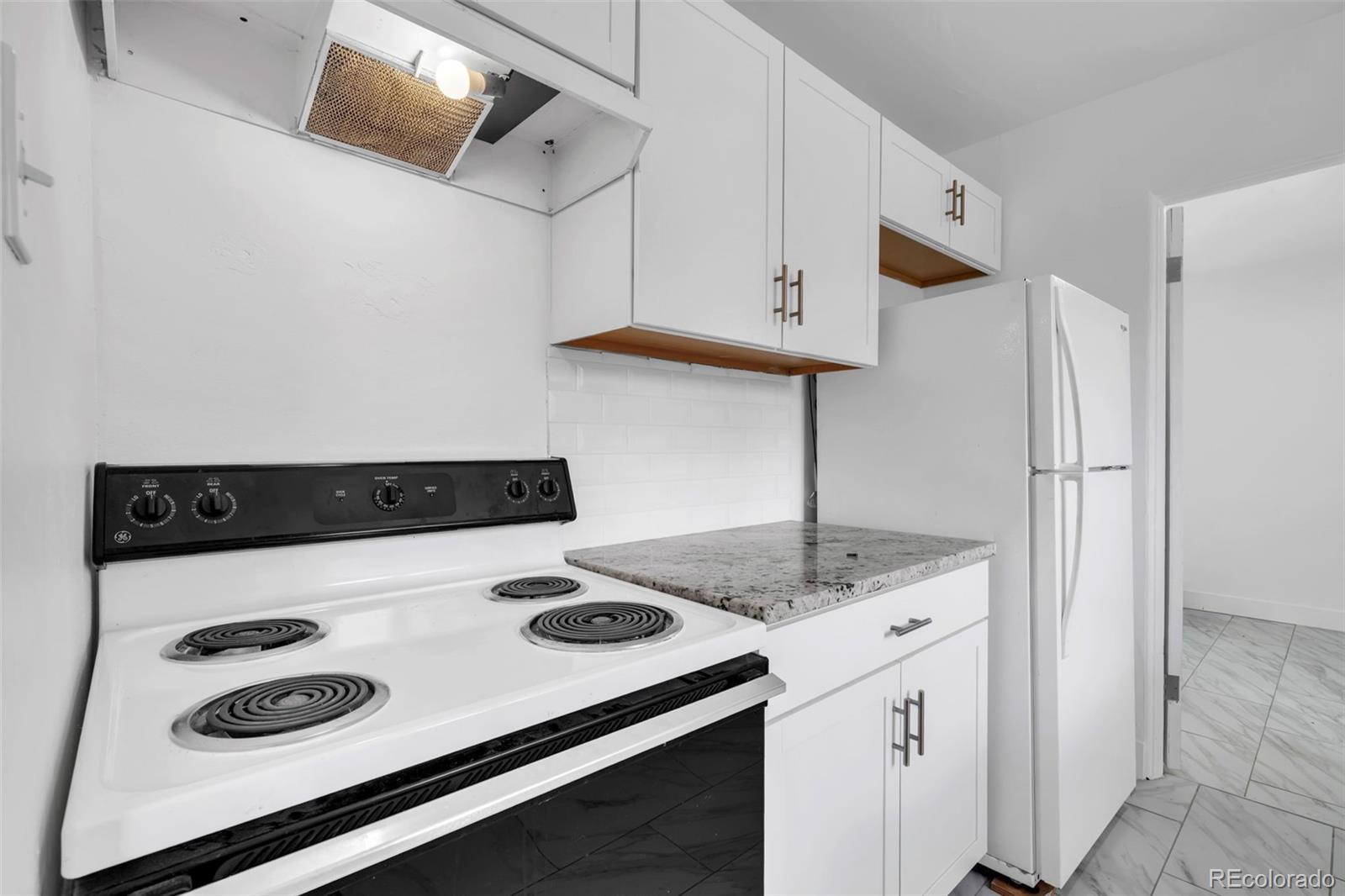MLS Image #12 for 2270  poplar street,denver, Colorado