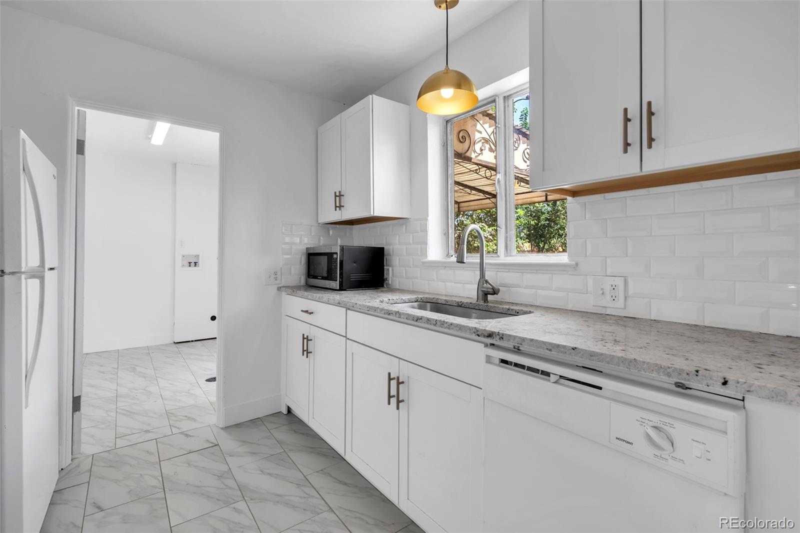 MLS Image #13 for 2270  poplar street,denver, Colorado