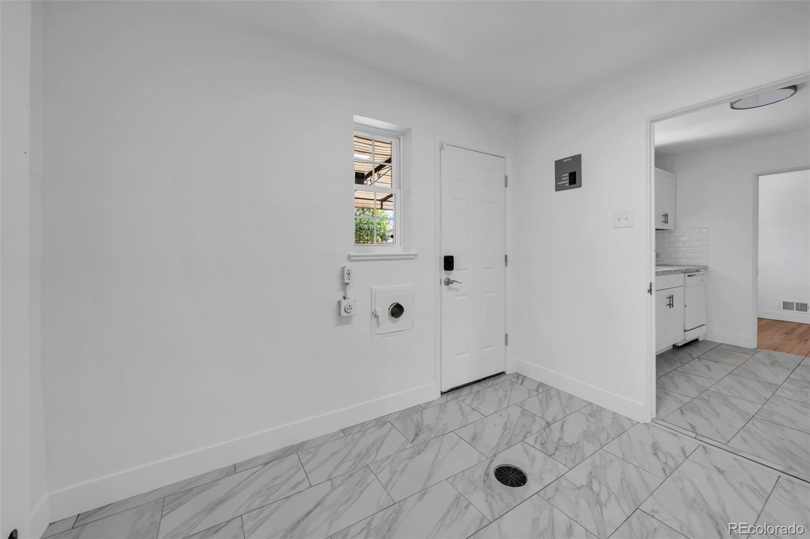 MLS Image #15 for 2270  poplar street,denver, Colorado