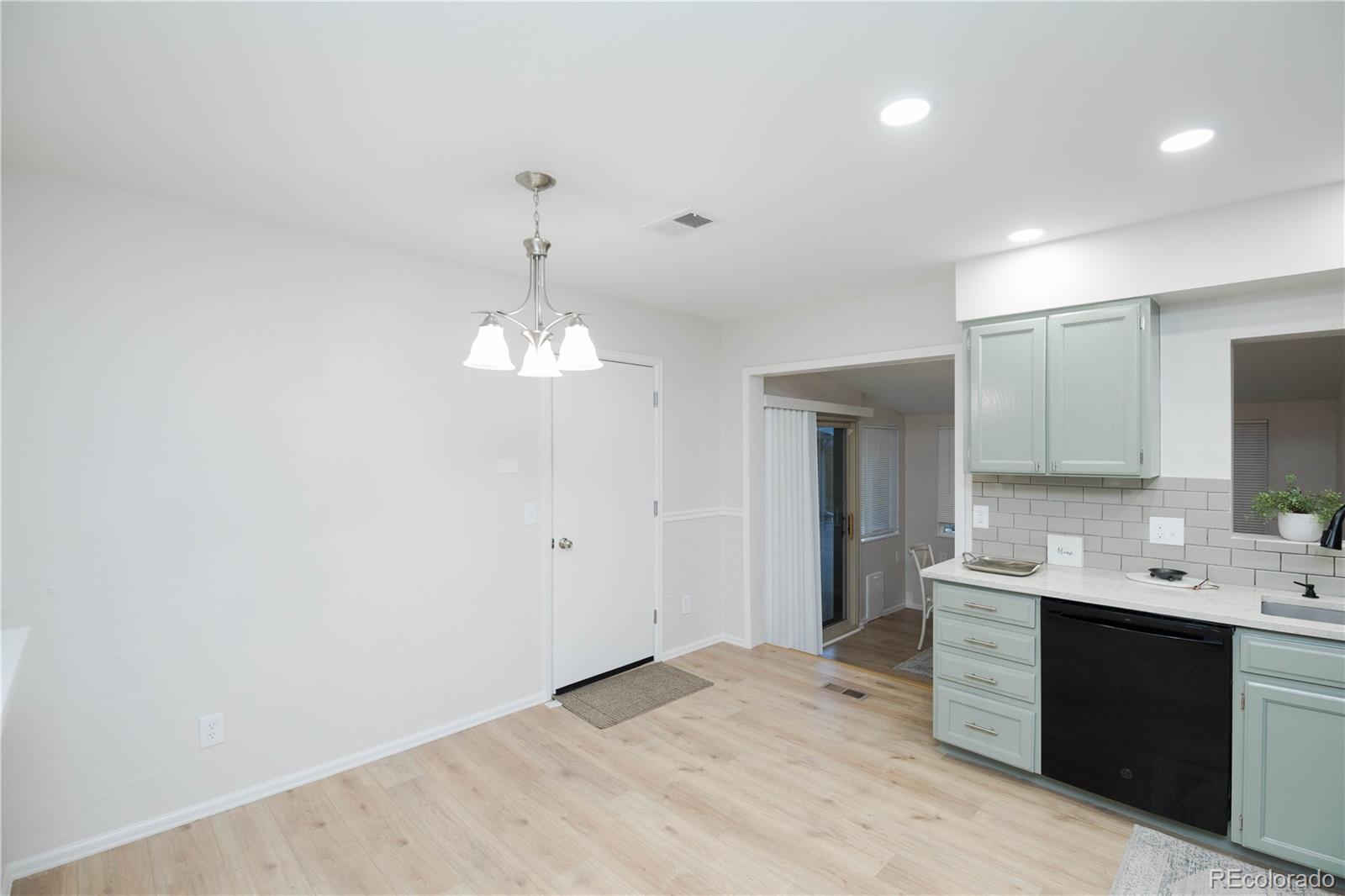 MLS Image #5 for 1961 s ivory way,aurora, Colorado