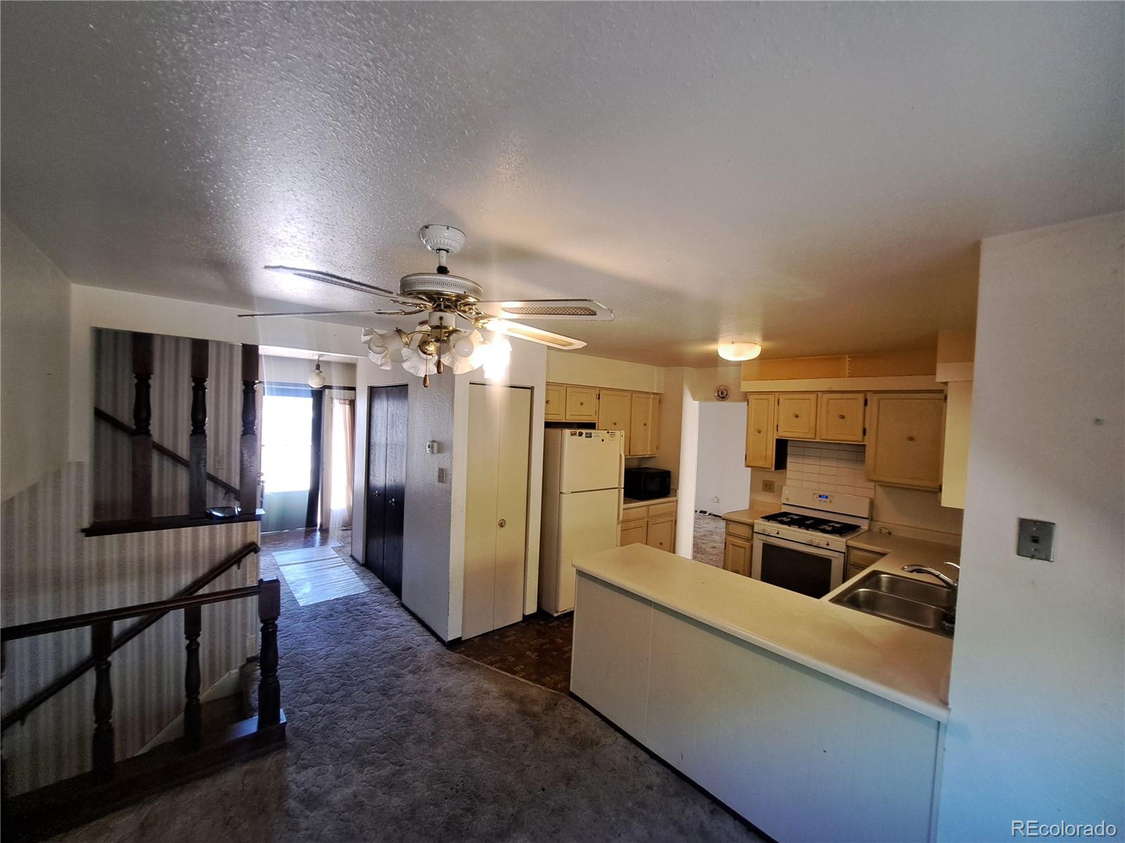 MLS Image #3 for 4571  abilene street,denver, Colorado