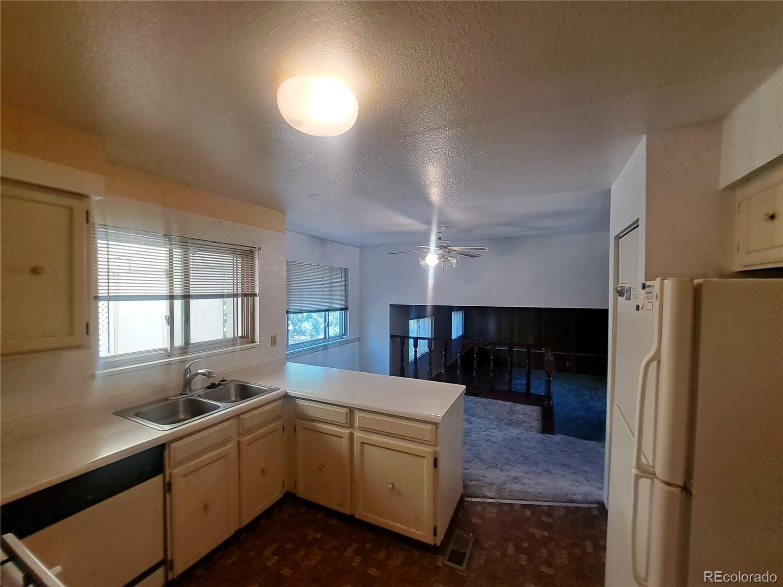 MLS Image #4 for 4571  abilene street,denver, Colorado