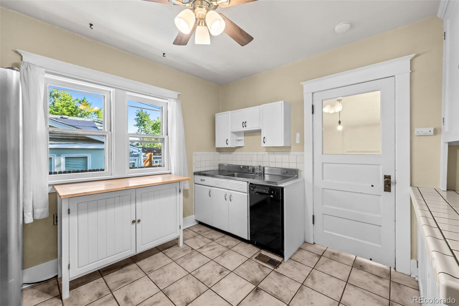 MLS Image #14 for 2080 s emerson street,denver, Colorado