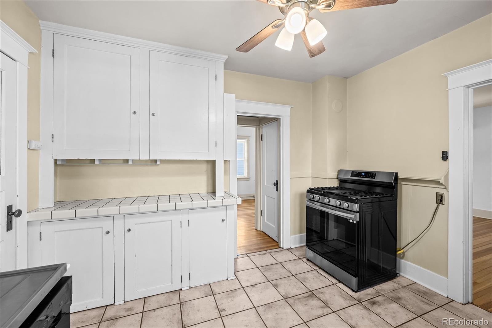 MLS Image #16 for 2080 s emerson street,denver, Colorado