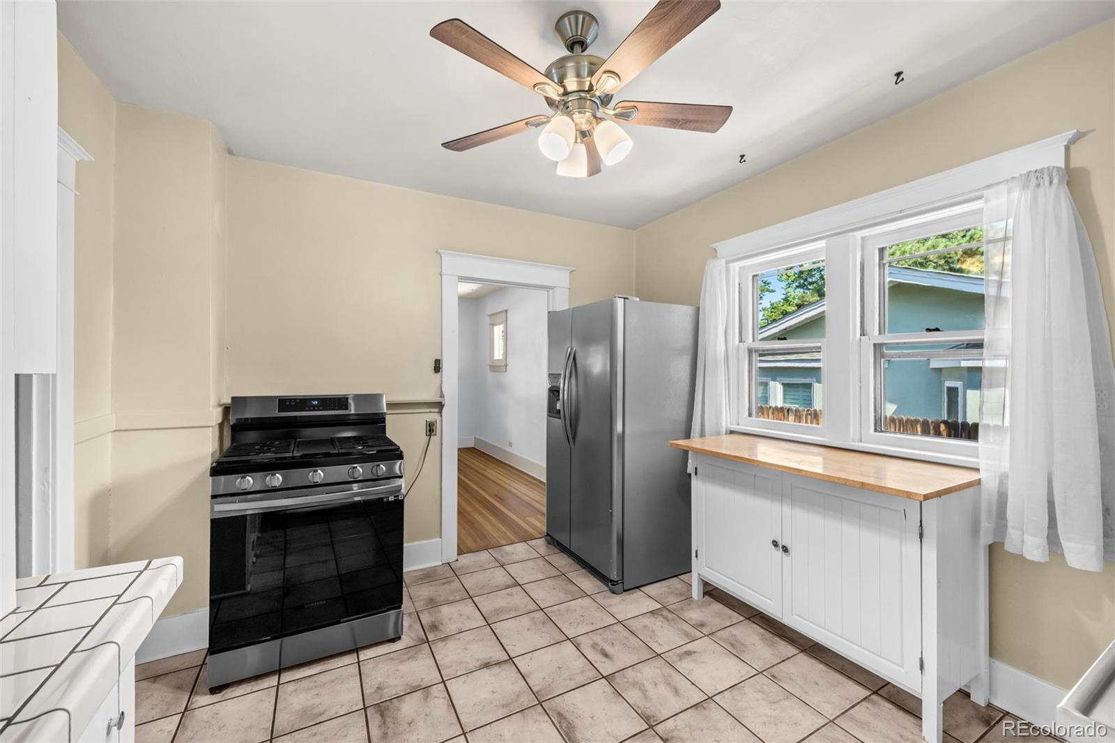 MLS Image #17 for 2080 s emerson street,denver, Colorado