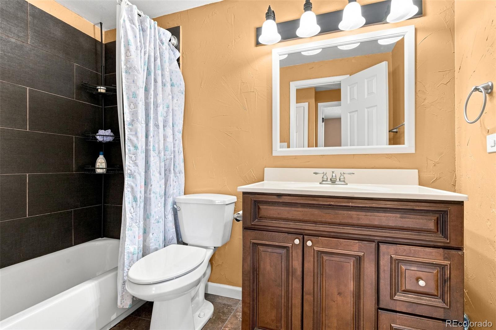 MLS Image #16 for 1525 s holly street,denver, Colorado