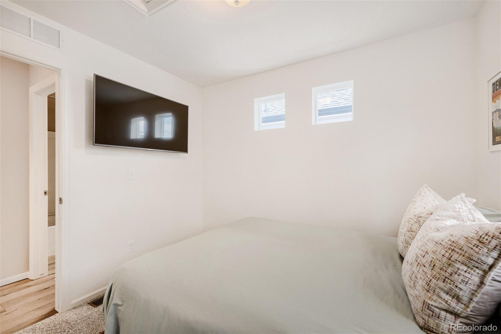 MLS Image #14 for 18057 e 51st avenue,denver, Colorado