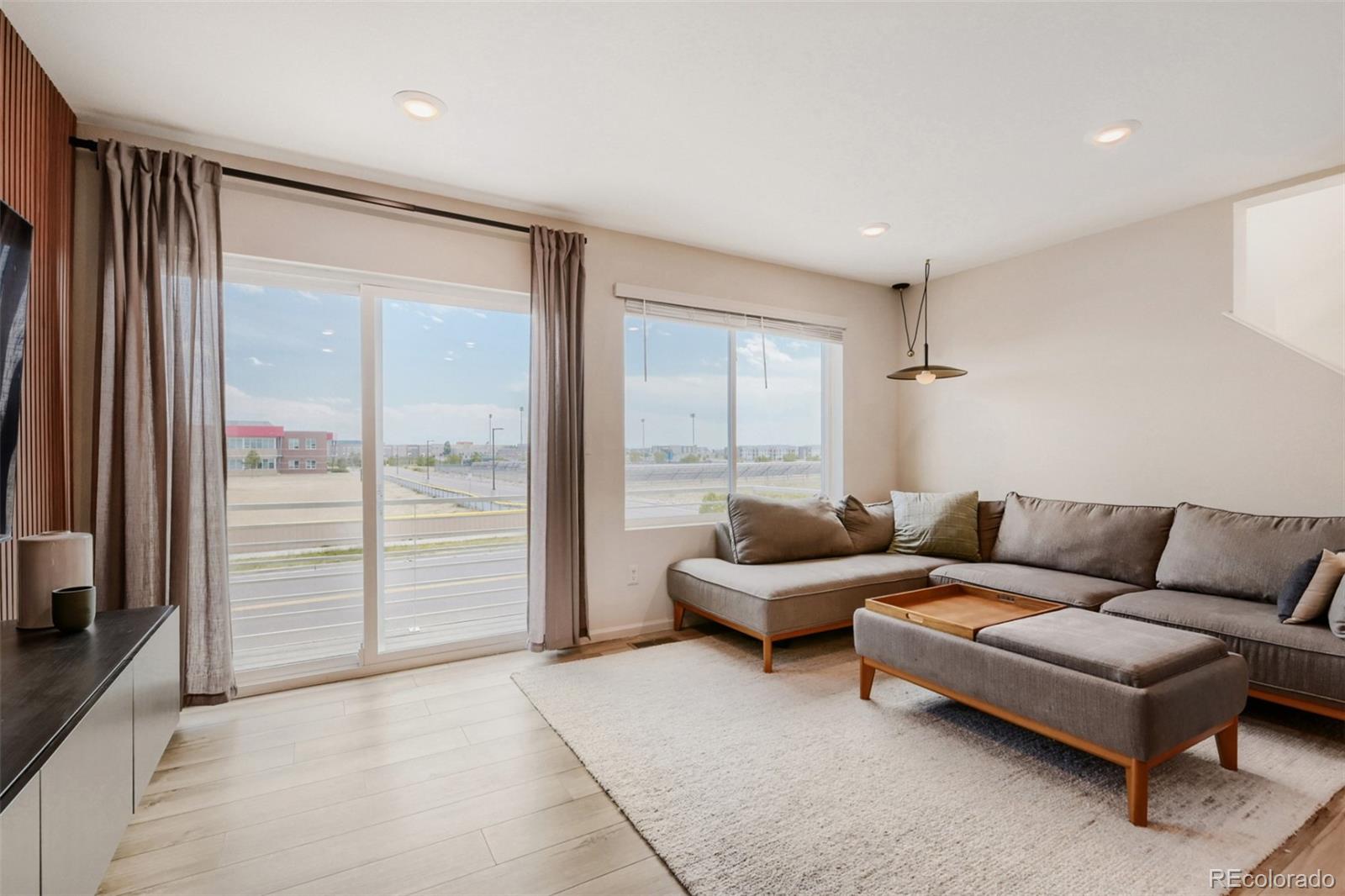 MLS Image #4 for 18057 e 51st avenue,denver, Colorado