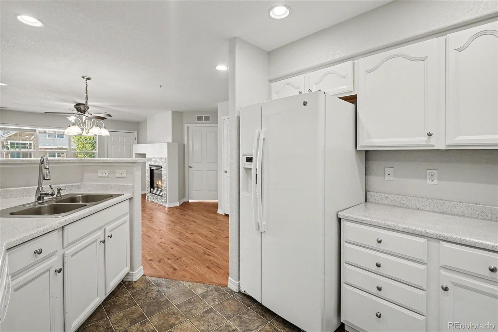 MLS Image #14 for 23510  alamo place c,aurora, Colorado