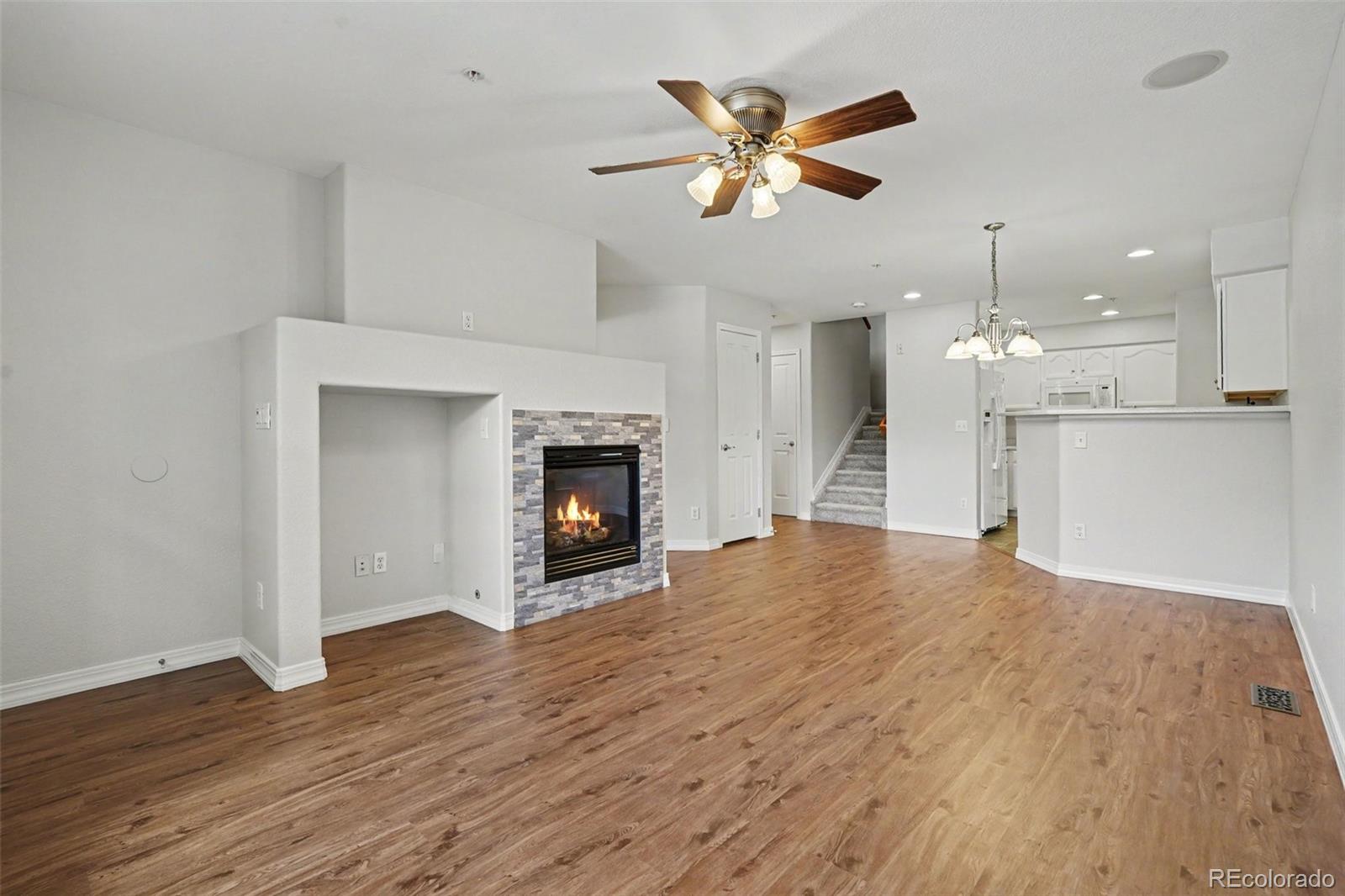 MLS Image #5 for 23510  alamo place c,aurora, Colorado