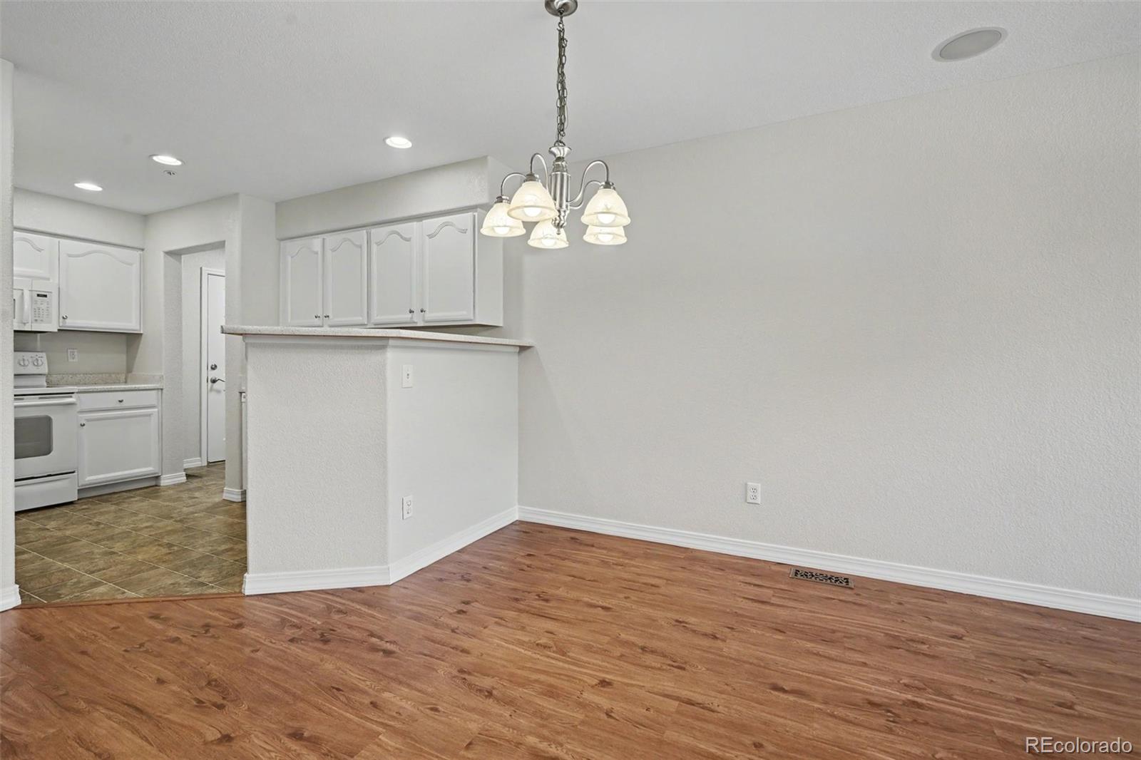 MLS Image #9 for 23510  alamo place c,aurora, Colorado