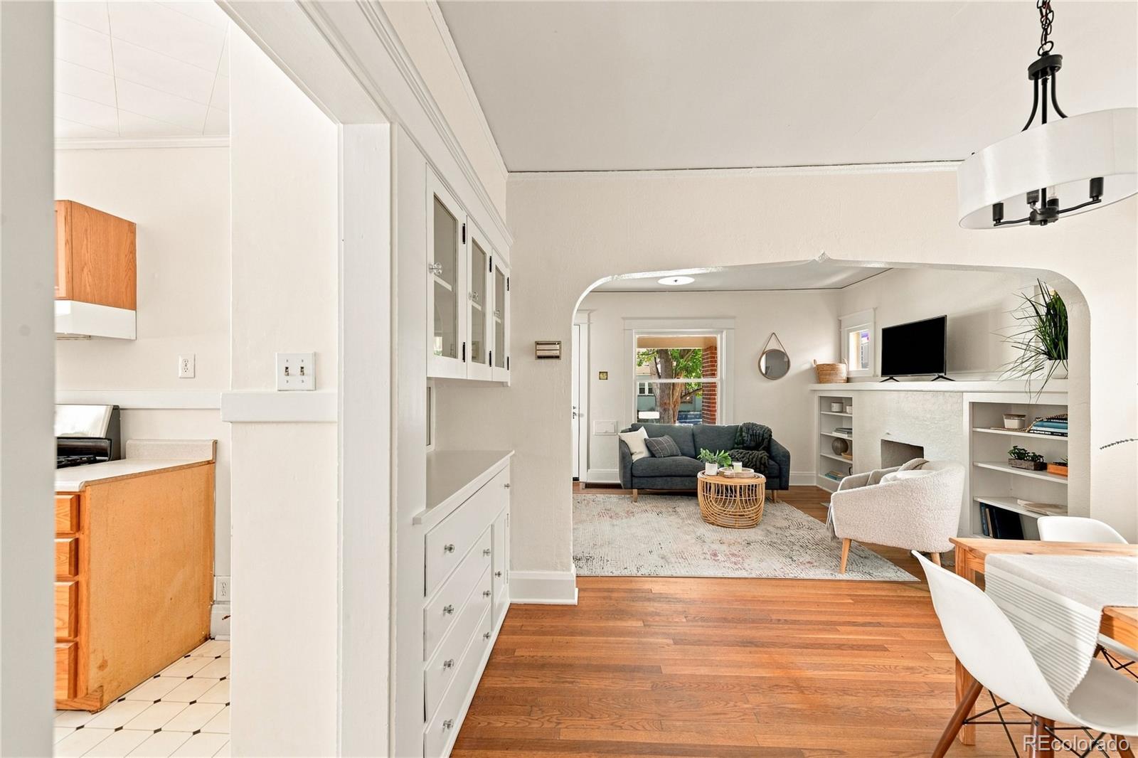 MLS Image #10 for 827  harrison street,denver, Colorado