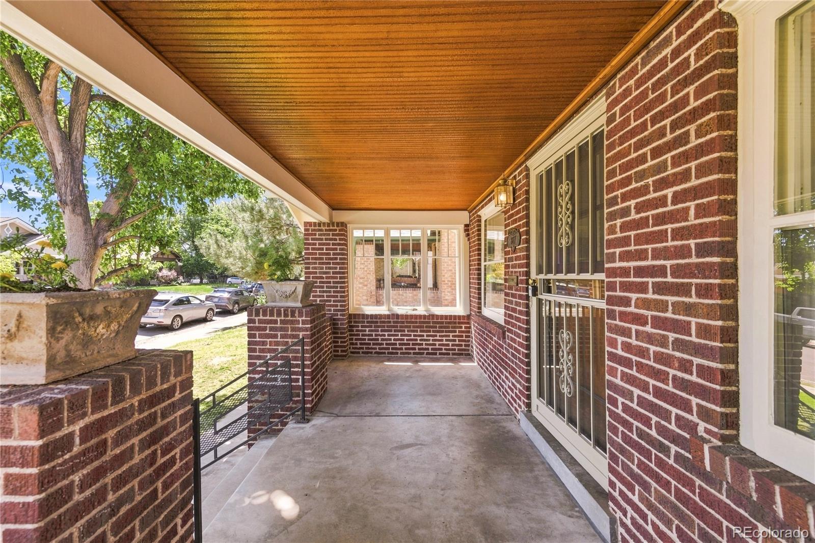 MLS Image #3 for 827  harrison street,denver, Colorado