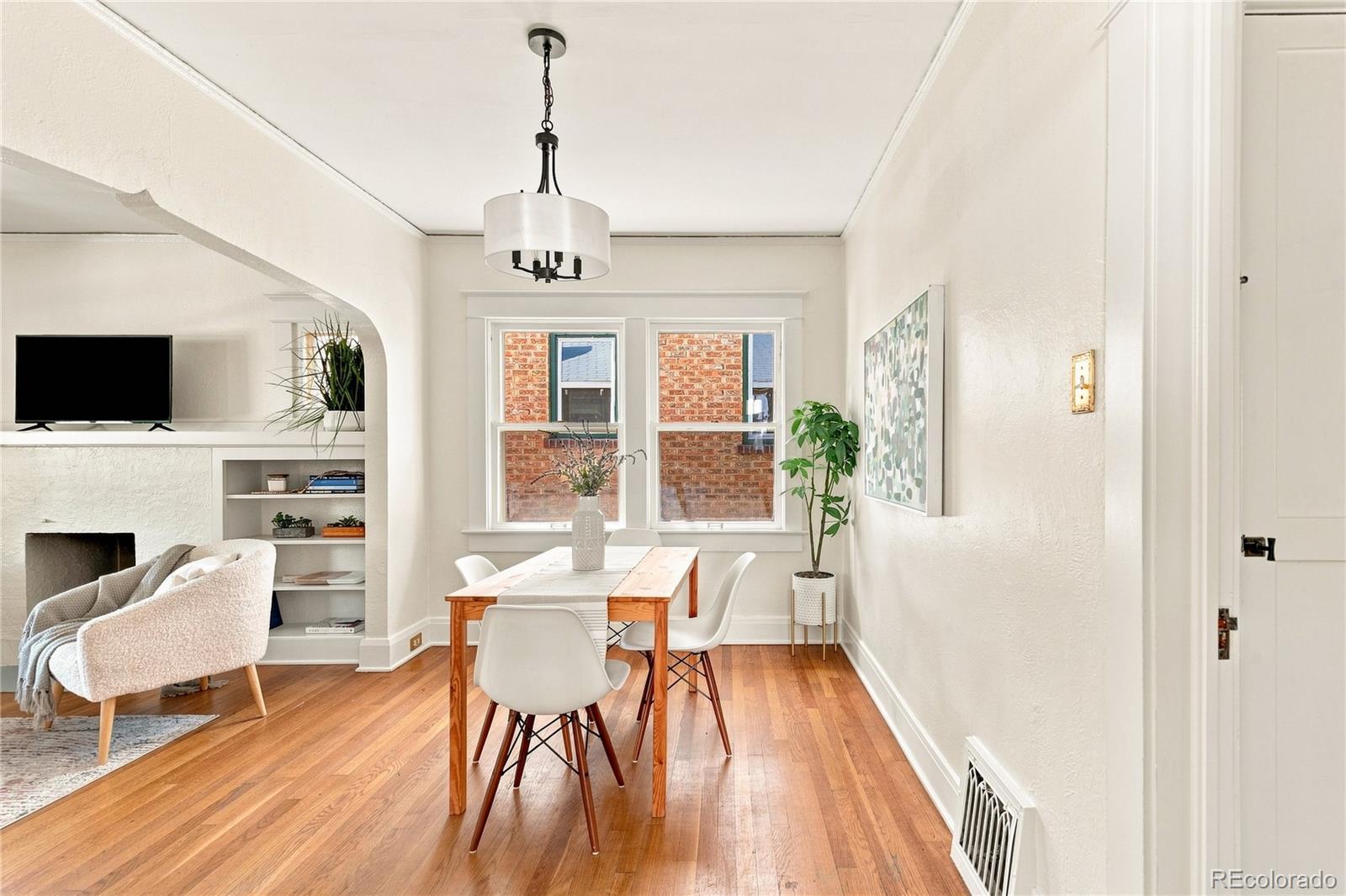 MLS Image #9 for 827  harrison street,denver, Colorado