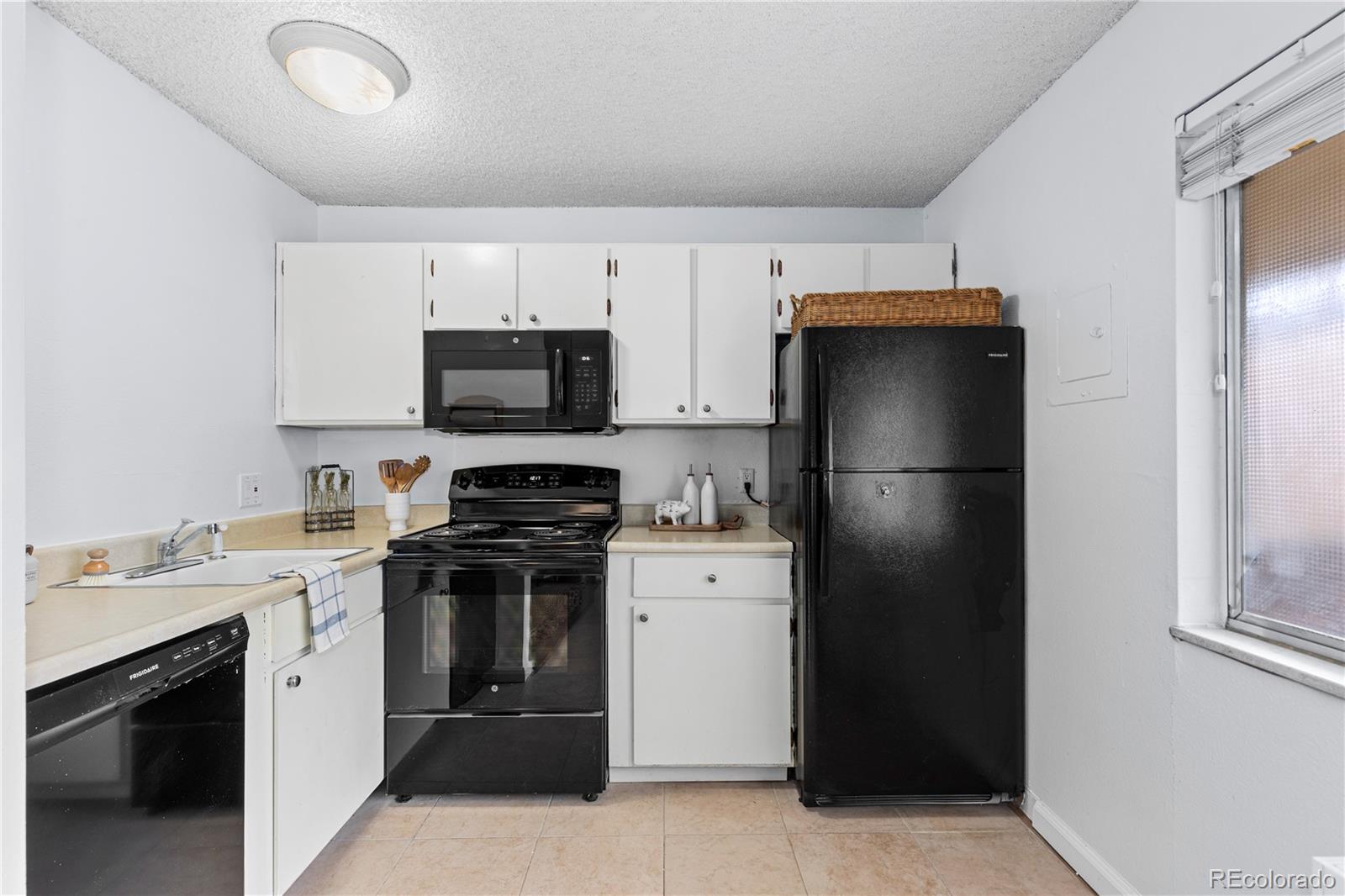 MLS Image #4 for 3161  madison avenue,boulder, Colorado
