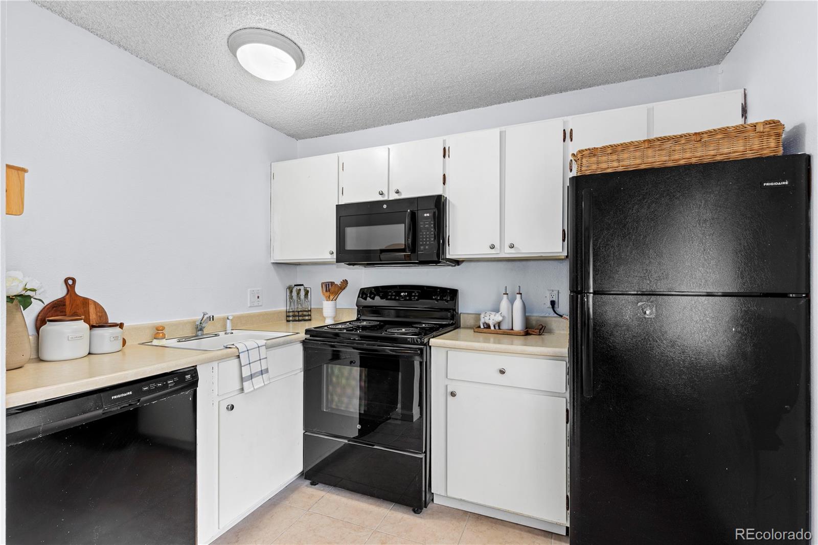MLS Image #8 for 3161  madison avenue,boulder, Colorado