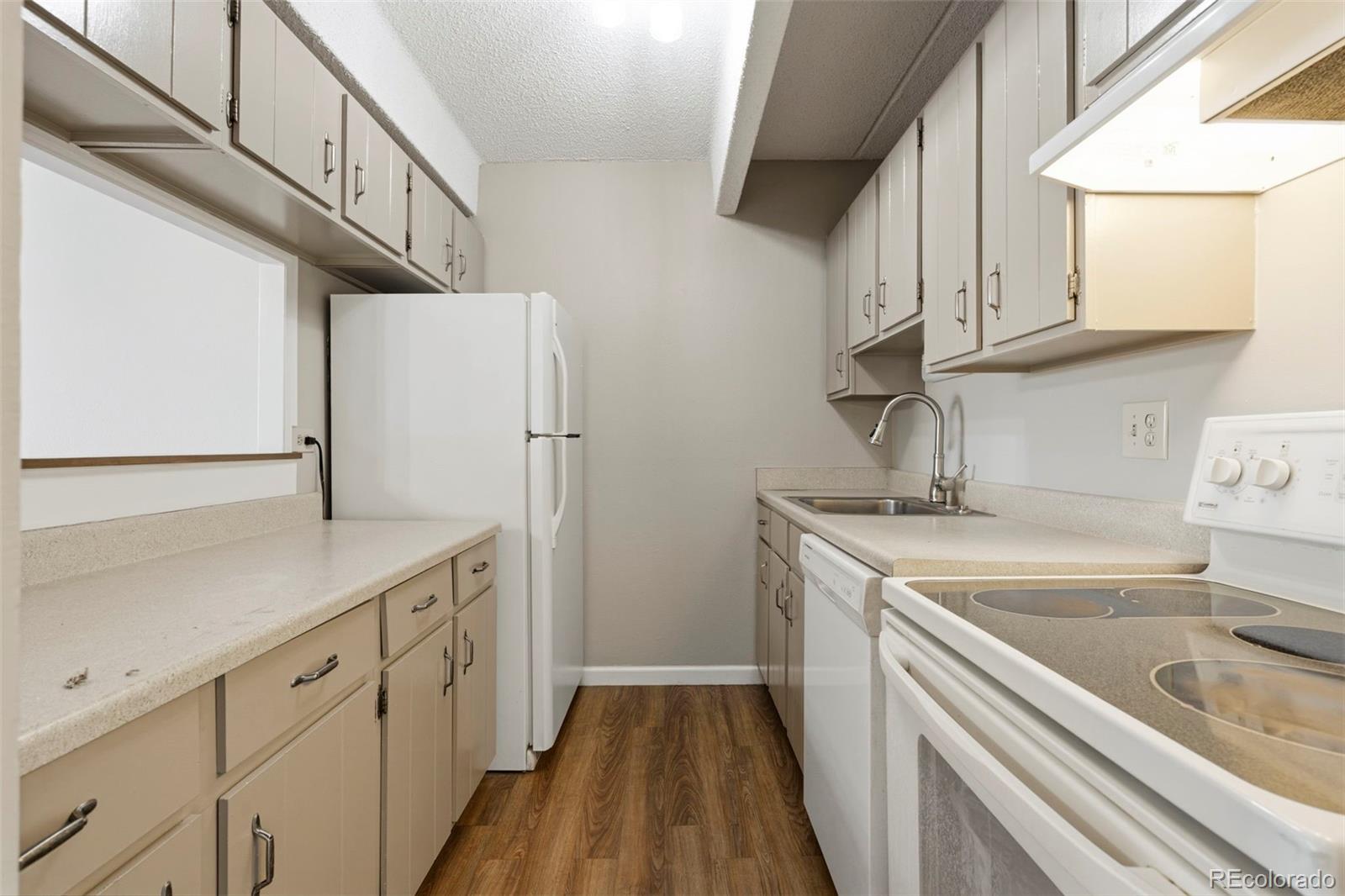 MLS Image #22 for 8060 e girard avenue,denver, Colorado