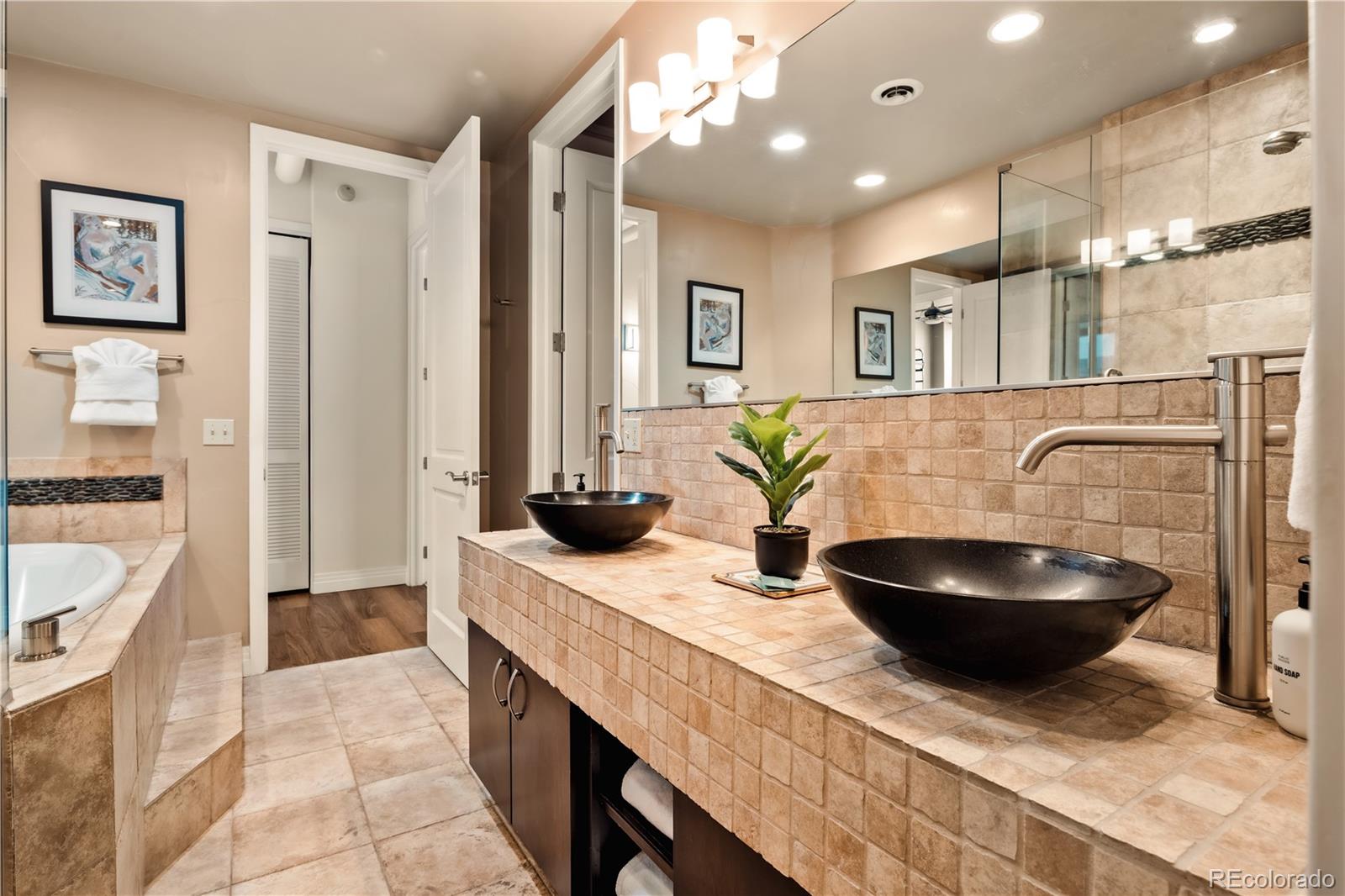 MLS Image #14 for 1777  larimer street,denver, Colorado