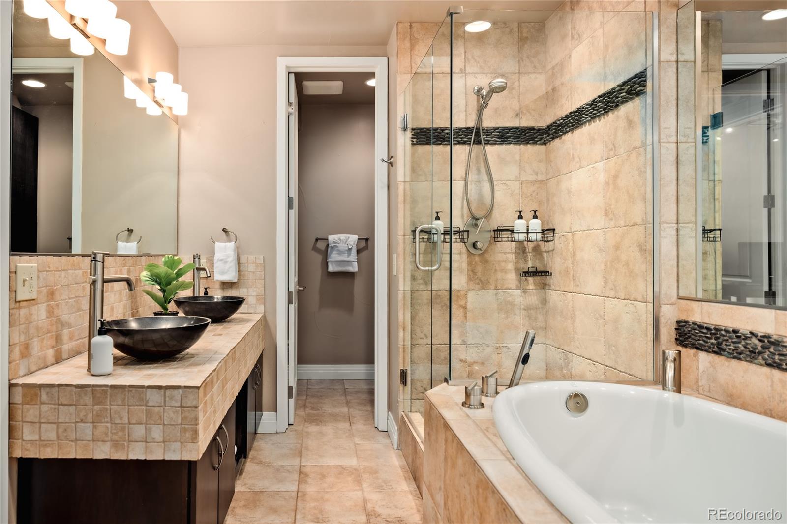 MLS Image #15 for 1777  larimer street,denver, Colorado
