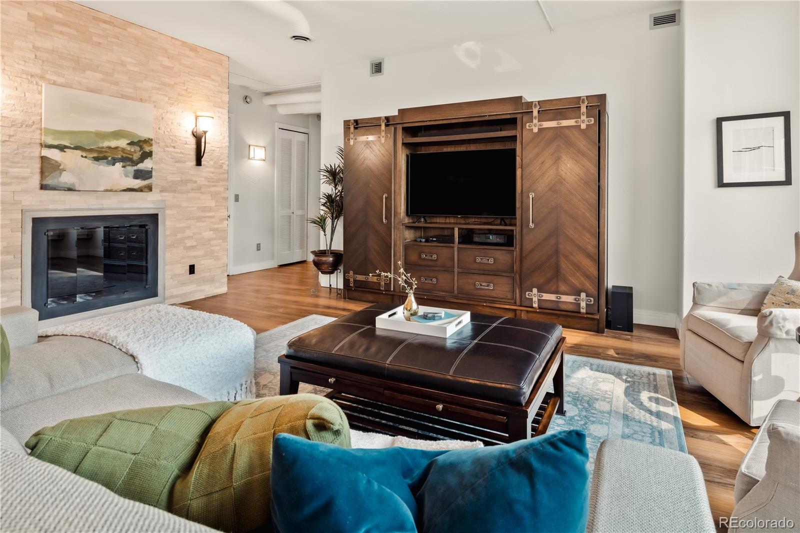 MLS Image #3 for 1777  larimer street,denver, Colorado