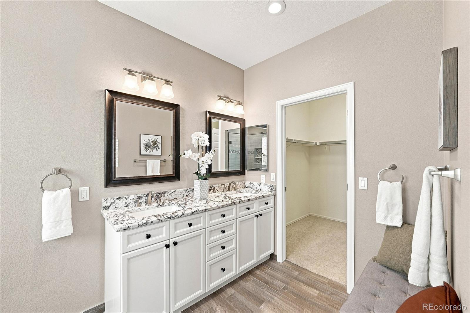 MLS Image #11 for 23410 e moraine place,aurora, Colorado