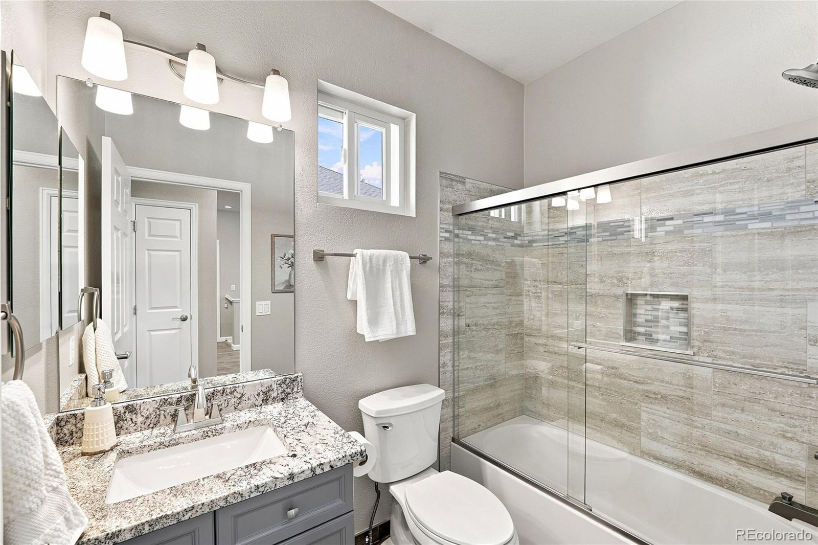 MLS Image #14 for 23410 e moraine place,aurora, Colorado
